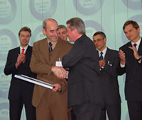 Preisverleihung auf der CeBIT 2004